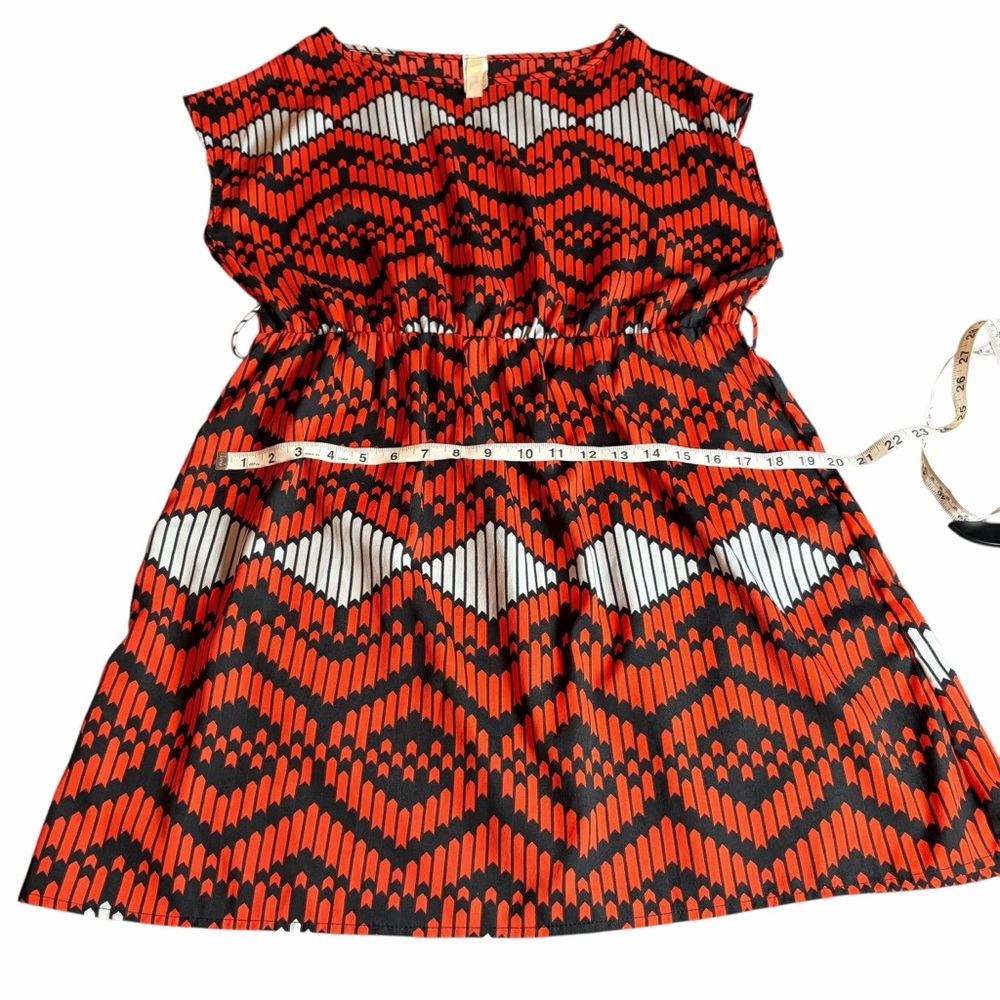 TINI LILI GEOMETRIC RED BLACK WHITE DRESS SIZE LARGE - Picture 6 of 9